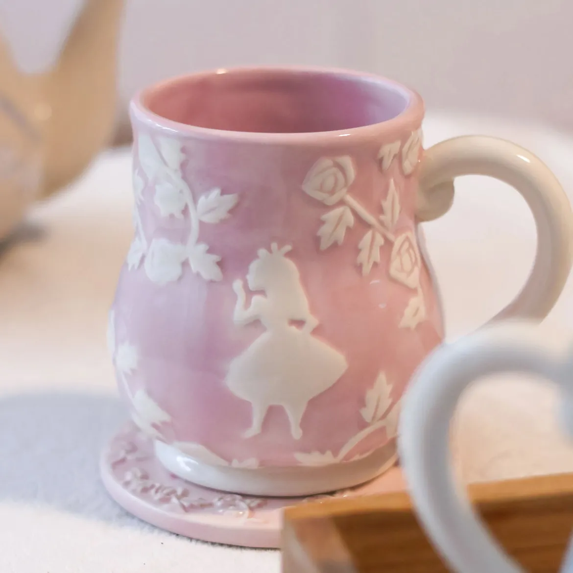 Alice im Wunderland - Grinsekatze Relief Tasse