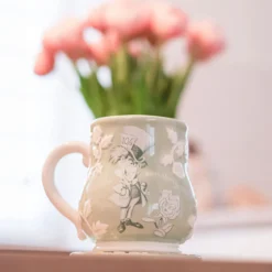 Alice im Wunderland - Hutmacher Relief Tasse