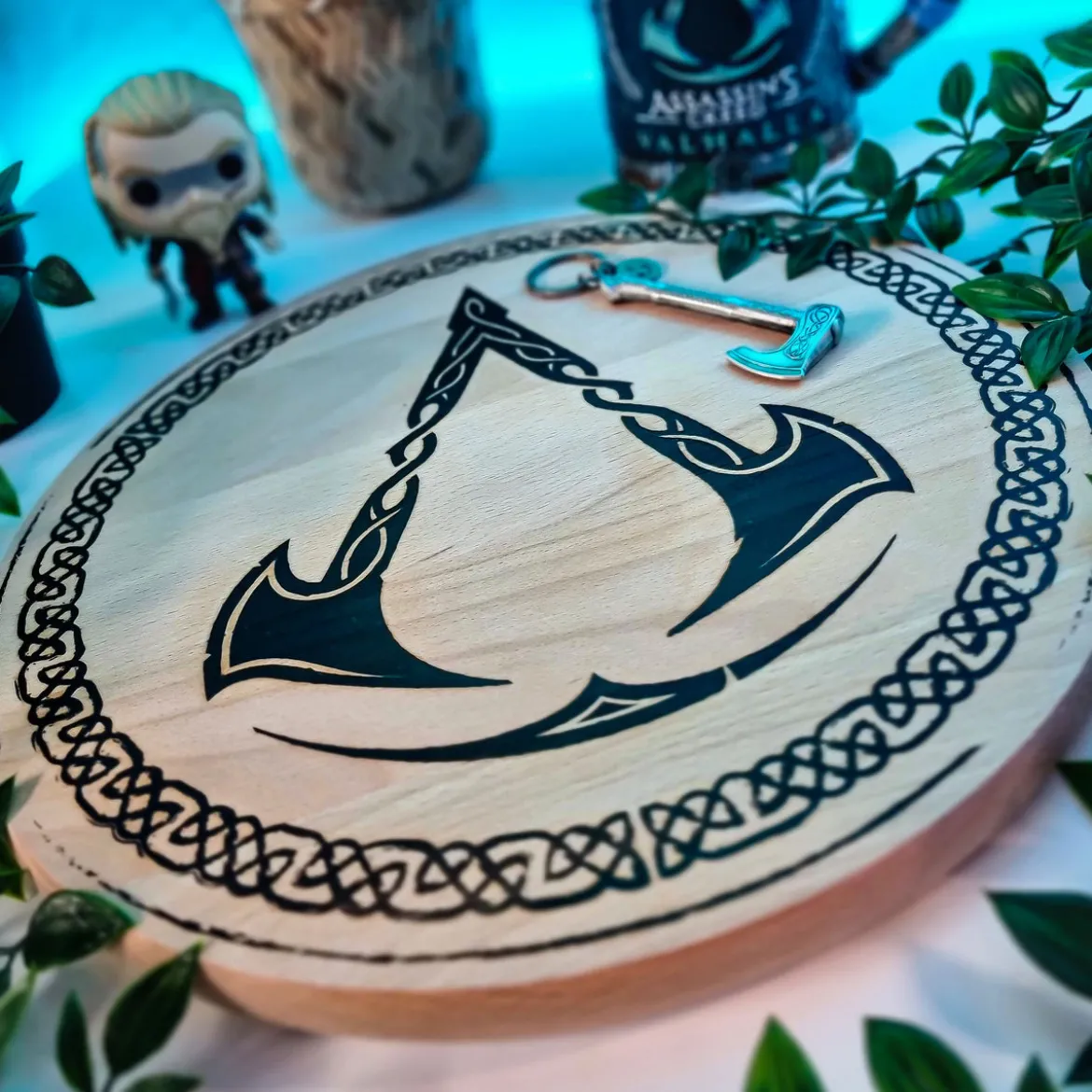 Assassin's Creed - Valhalla Logo Schneidebrett Buche