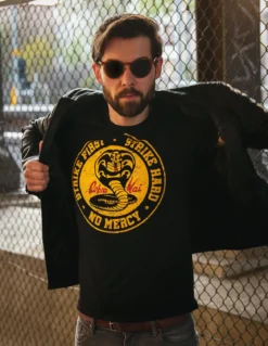 Cobra Kai Logo T-Shirt für Karate Kid Fans schwarz