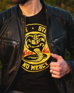 Cobra Kai Logo T-Shirt für Karate Kid Fans schwarz