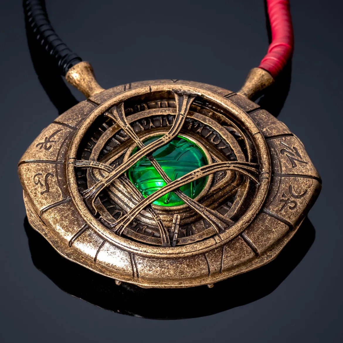 Doctor Strange - Das Auge von Agamotto Kette mit Leuchteffekt
