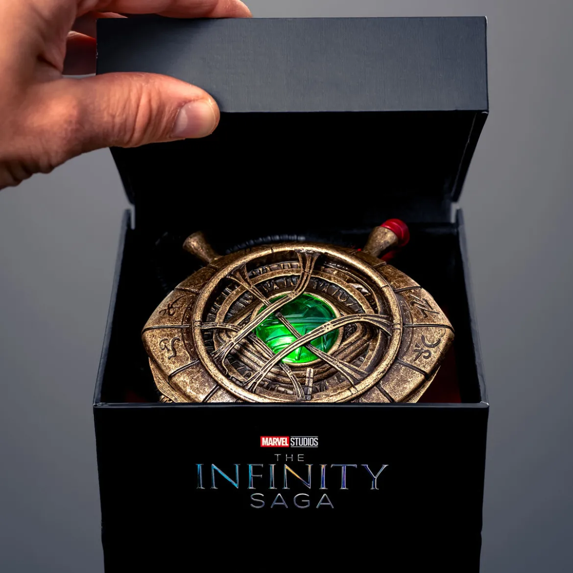 Doctor Strange - Das Auge von Agamotto Kette mit Leuchteffekt
