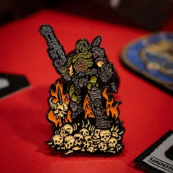 Doom Eternal Ansteck-Pin Doom Guy Limited Edition
