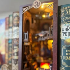 Flame Common Room Book Nook Modell Bausatz Holz für Harry Potter Fans