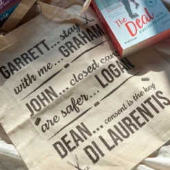 Garrett, John und Dean Jutebeutel für Off Campus Fans