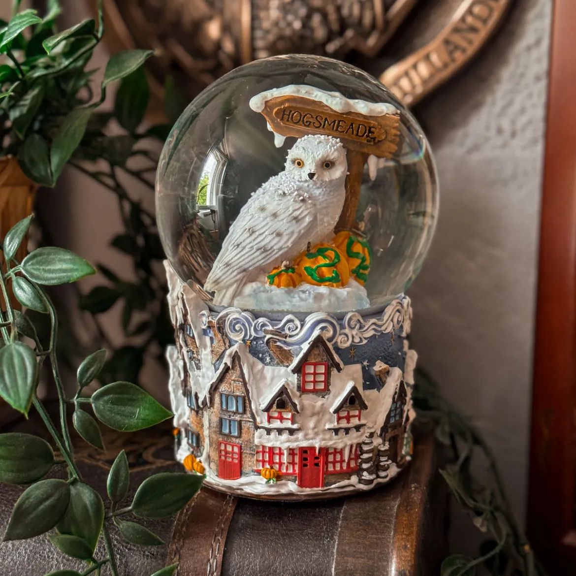 Harry Potter - Hogsmeade Village Schneekugel