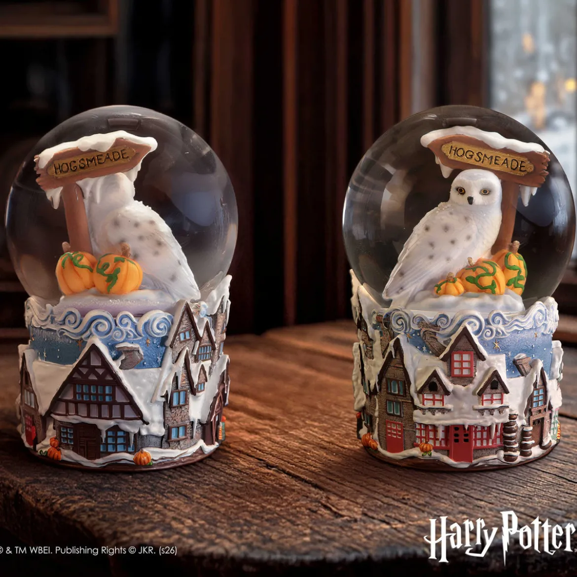 Harry Potter - Hogsmeade Village Schneekugel
