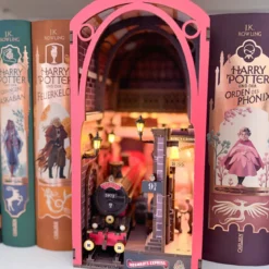 Harry Potter - Hogwarts Express Book Nook Modell Bausatz Holz