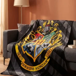 Harry Potter - Hogwarts Wappen Flauschdecke