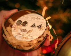 Harry Potter - Hogwarts Weihnachtskugel mit Ohrstecker-Set