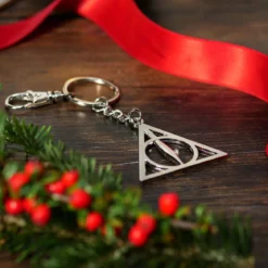 Harry Potter - Weihnachtskugel mit Deathly Hallows Schlüsselanhänger