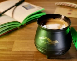 Harry Potter - Zauberkessel Tasse mit Rührfunktion und Deckel