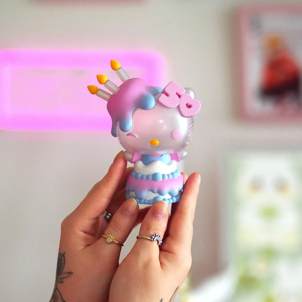 Hello Kitty Funko Pop Figur mit Kuchen 50th Anniversary