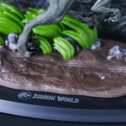 Jurassic Park - Blue Velociraptor Diorama Figur