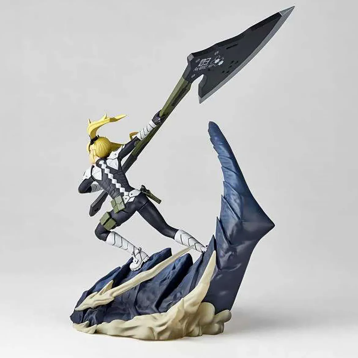 Kaiju No. 8 - Kikoru Shinomiya Diorama Figur