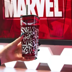 Marvel - Logo Becher mit Strohhalm