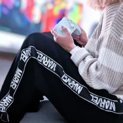 Marvel - Logo Sweathose schwarz