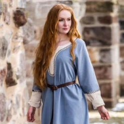 Mittelalter Kleid mit Handstickerei blau