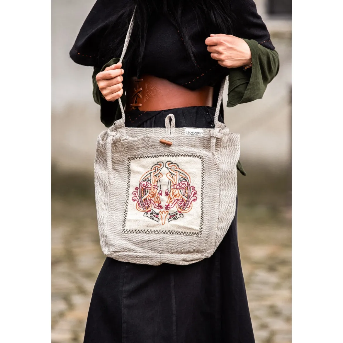 Mittelalter Umhängetasche Tora mit Stickerei beige