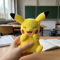 Pikachu Plüsch Figur 20cm - Pokemon