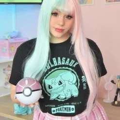 Pokemon - Bisasam College T-Shirt schwarz