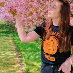 Pokemon - Glumanda College T-Shirt schwarz