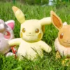 Pokemon - Pikachu Monochrom Plüsch Figur 24 cm
