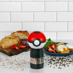 Pokemon - Pokeball Elektrische Salz & Pfeffermühle