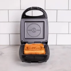 Pokemon - Pokeball Sandwichmaker