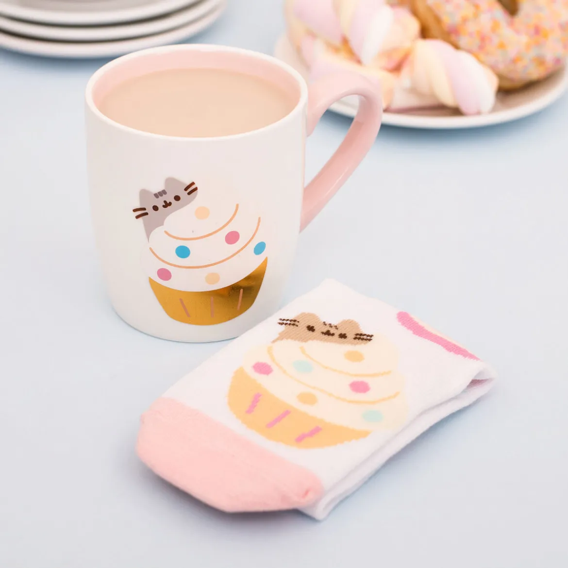 Pusheen - Cupcake Socken und Tasse