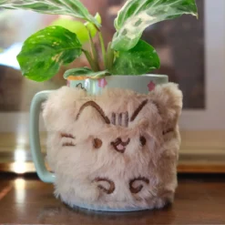 Pusheen - Tasse mit Plüschüberzug