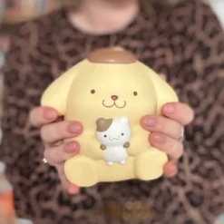 Sanrio - Pompompurin Sofvimates Figur