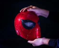 Spider-Man - Iron Spider Helm Replik mit Lichteffekten