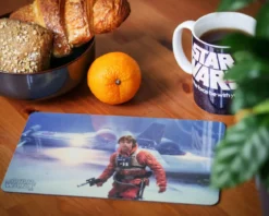 Star Wars - Luke in Front of X-Wing Frühstücksbrettchen