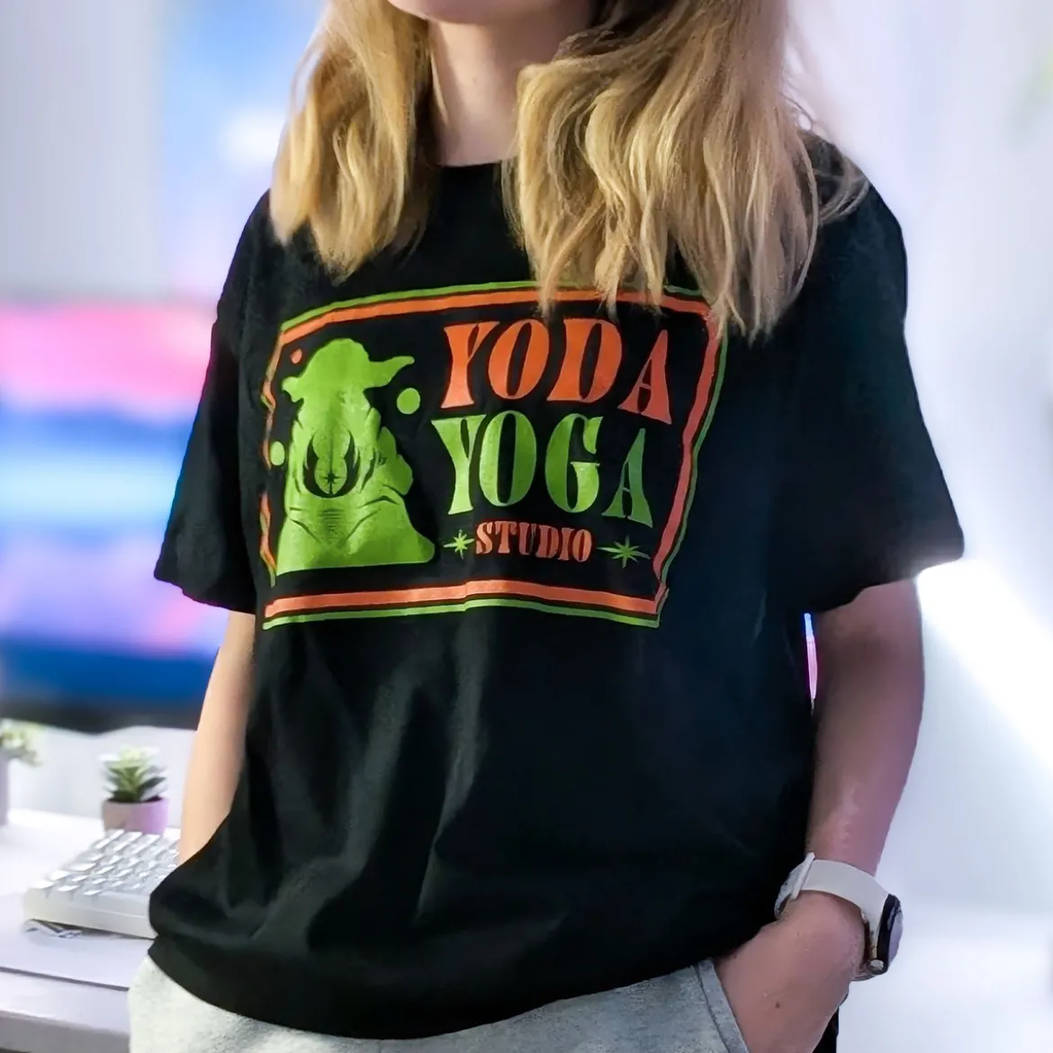 Star Wars - Yoda Yoga Studio T-Shirt schwarz