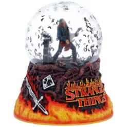 Stranger Things Schneekugel Eddie's Sacrifice 14 cm