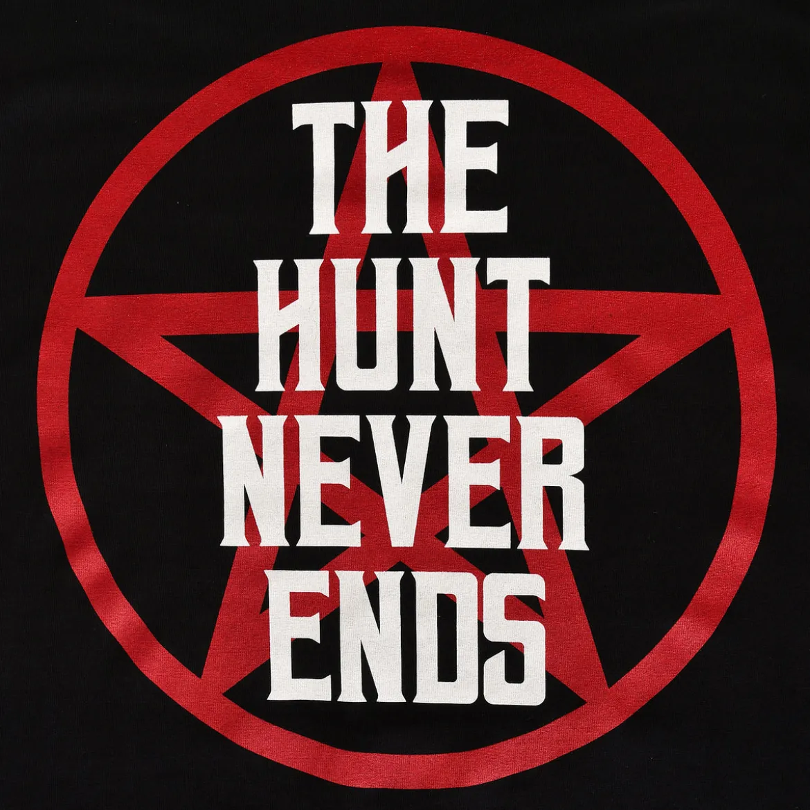 The Hunt Never Ends T-Shirt für Supernatural Fans schwarz