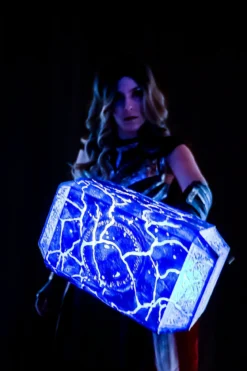 Thor - Mjölnir Hammer Premium Replik mit Licht und Sound