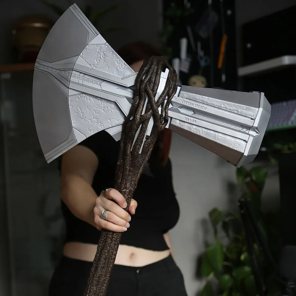 Thor - Sturmbrecher Replik mit Licht- und Soundeffekten