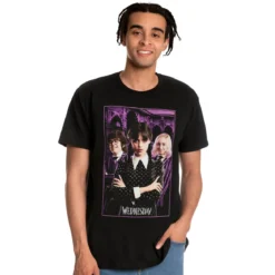 Wednesday mit Enid und Eugene Collage T-Shirt schwarz