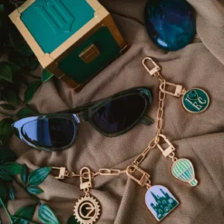 Wicked - Emerald City Koffer mit Charm Armband
