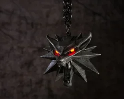 Witcher - Wild Hunt Medaillon mit LED Augen